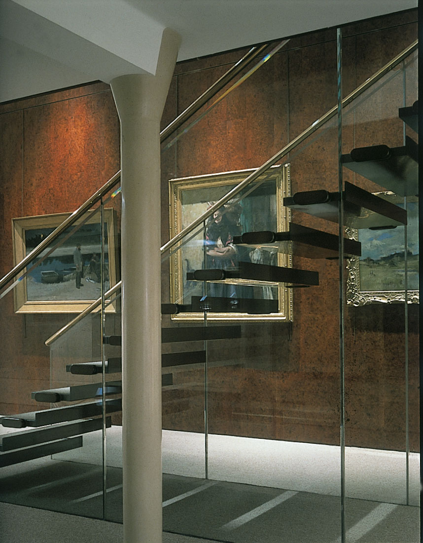 Glass staircase and handrail